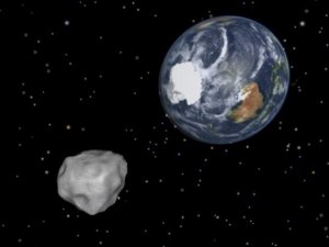 L’asteroide con la sua luna sfiora la terra. Alle 23 brillerà nel cielo. – video